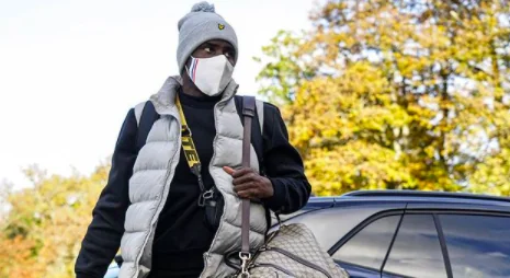 Zouma maltratta il gatto: multato e penalizzato